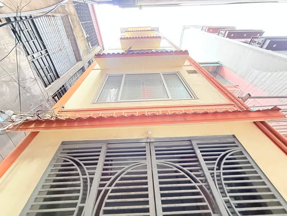 YÊN HÒA -CẦU GIẤY -5 TẦNG-NHÀ DÂN XÂY-LÔ GÓC - VỊ TRÍ ĐẸP - KHU VỰC TRUNG TÂM
