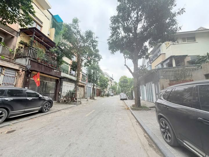 GIẢM 3 TỶ-CĂN LIỀN KỀ  GIÁ TỐT  NHẤT KĐT VĂN PHÚ, HÀ ĐÔNG :