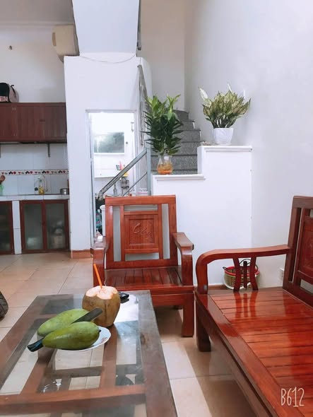 8tr/tháng 30m x 3 tầng