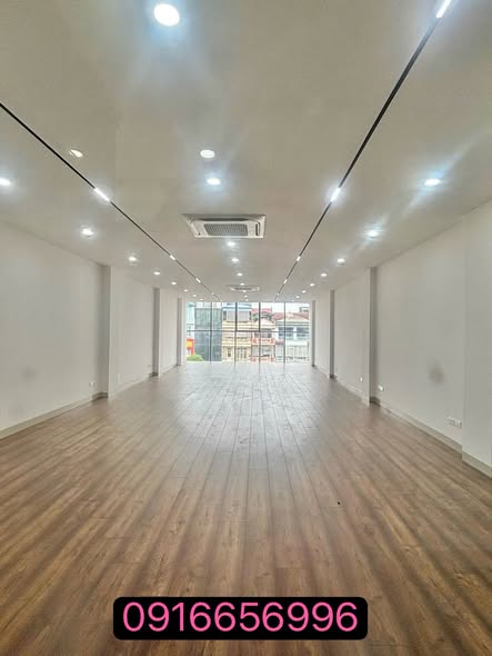 Nung ninh! Sàn VP mặt phố Xã Đàn 160m2 chỉ có 25tr/tháng, hầm xe, thang máy, bảo vệ 24/7
