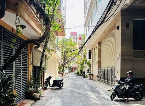 Phân lô 2 ô tô tránh - Trần Quang Diệu - Hoàng cầu cạnh Vườn hoa - ở ngay