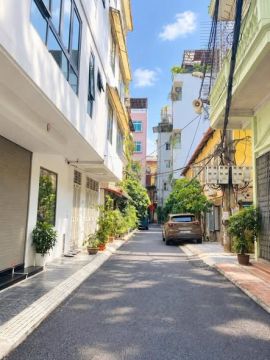 13.5 TỶ - PHÂN LÔ NGÕ 82 NGHĨA TÂN - 41M2*5TẦNG - Ô TÔ VÀO NHÀ - 55M RA PHỐ - NGÕ THÔNG - DÂN XÂY...