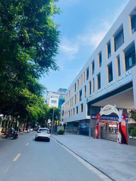 13.5 TỶ - PHÂN LÔ NGÕ 38 PHỐ NGHĨA ĐÔ - 36M2*3TẦNG - TRƯỚC NHÀ 2 Ô TÔ TRÁNH - GARA - DÂN XÂY - NG...