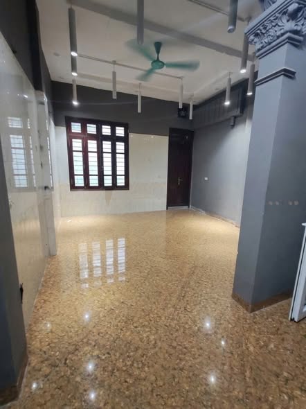 Cho thuê MBKD tầng 1 Mặt phố Bùi Xương Trạch - Khương Đình - Thanh Xuân