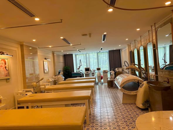 Cho thuê mbkd mặt phố Trung Kính 130m2 x 4 tầng thông sàn đẹp như hình