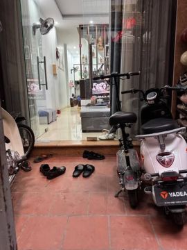 CHÍNH CHỦ NHỜ BÁN - NHÀ CẦU GIẤY -  NHÀ ĐẸP DÂN XÂY - GẦN Ô TÔ - LÔ GÓC 2 THOÁNG TRƯỚC SAU.Diện t...