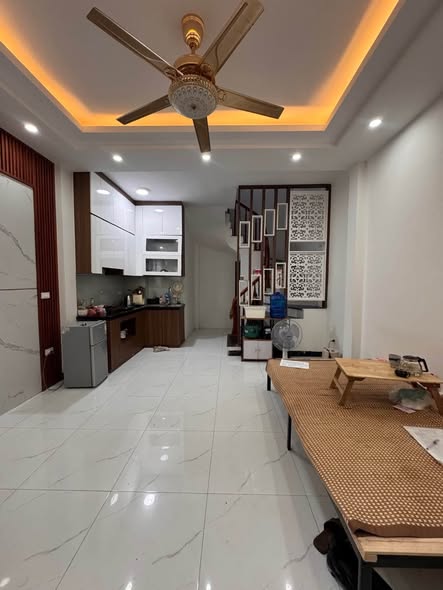 Hơn 5 tỷ nhà đẹp Tam Trinh | 30m2 - 5 tầng 3 ngủ | 40m ra ô tô |