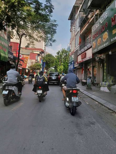 Mặt phố quận Ba Đình - quy hoạch 100 năm ổn định - vỉa hè rộng - dòng tiền tốt