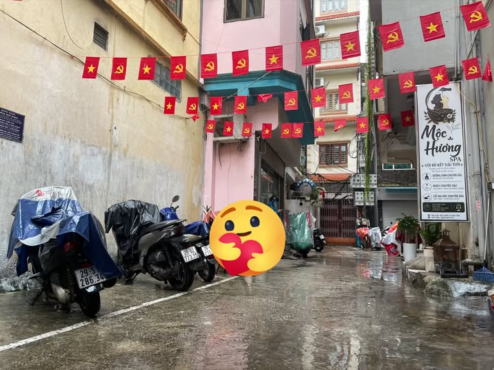 Em cần mua nhà dân xây, tối thiểu 3 tầng 1 tum