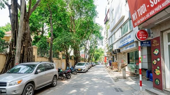 BÁN ĐẤT TẶNG NHÀ C4 PHÙNG CHÍ KIÊN - 48M2 - 2 MẶT NGÕ Ô TÔ - 15M RA PHỐ - HIẾM NHÀ BÁN - SỔ VUÔNG
