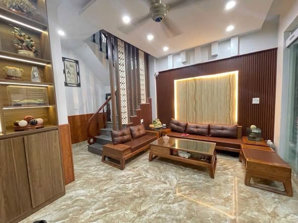 Cho thuê nhà Ngõ 102 Hoàng Đạo Thành, Khương Đình, Thanh Xuân. Có Thang máy