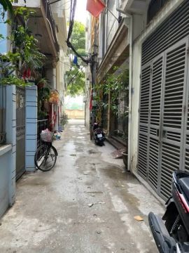 Cho thuê nhà nguyên căn 5 tầng, ngõ 274 Lê Trọng Tấn, Thanh Xuân, Hà Nội cách ô tô đỗ 5m.