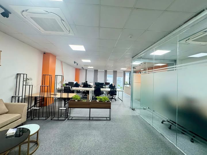 Cho thuê sàn văn phòng 120m giá thuê 25 triệu phố Dịch Vọng Hậu Duy Tân Cầu Giấy