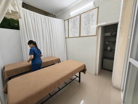 2,05 TỶ – KIM NGƯU – GẦN CHỢ QUỲNH MAI – NHÀ 3 TẦNG – KINH DOANH
