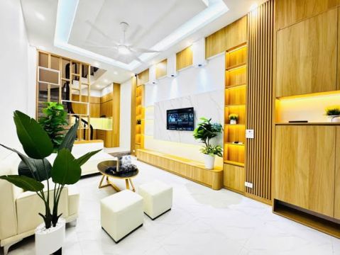 Em bán nhà chính chủ sổ cất két zl gửi tt chi tiết 0982560099