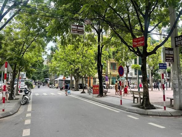 Chính chủ nhờ bán đất mặt phố phân lô Vĩnh Phúc Ba Đình lô góc diện tích 93m2 thực tế 100m2 ô tô ...