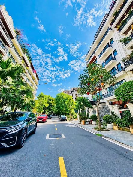 GI.Á 18 TỶ  #LIỀNKỀVIỆTHƯNG -  VIEW VƯỜN HOA SÂN CHƠI - VỈA HÈ #KINHDOANH ĐA DẠNG ĐƯỜNG Ô TÔ TRÁN...