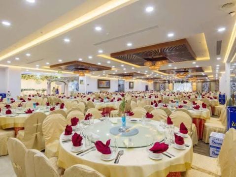 Bán Gấp Toà Khách Sạn Phố HÀNG THAN BA ĐÌNH lô góc 2 MP 150M, 12T, mt 18M, Doanh thu hơn 1 tỷ/ th...