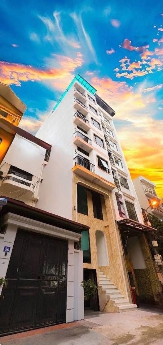 Mai Dịch *** Căn Hộ DV 25 phòng kk, 9 tầng thang máy , dòng tiền ~ 150 tr/ th .