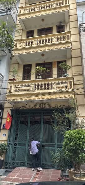 Cho thuê nhà nguyên căn ngõ 216 Trung Kính - Yên Hòa - Cầu giấy