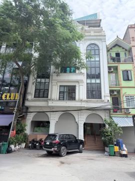 Cho thuê toà nhà mặt phố 7 Tầng 120tr