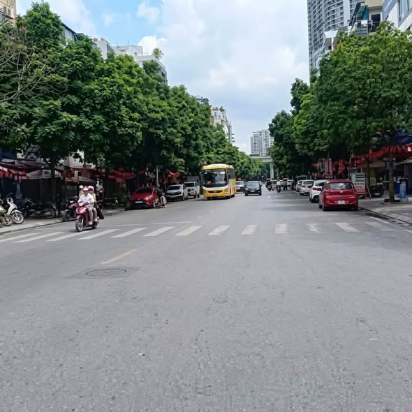 9.1TỶ - NGUYỄN KHÁNH TOÀN - 40m*5 TẦNG - 20M RA PHỐ - Ở VÀ KINH DOANH