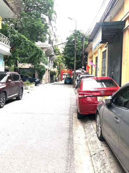 BÁN NHÀ PHÂN LÔ CHÙA BỘC - ĐỐNG ĐA. NHÀ DÂN XÂY. THOÁNG TRƯỚC SAU.Ô TÔ ĐỔ CỔNG THÔNG TIN VÀ ẢNH C...