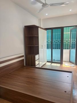 CHO THUÊ NHÀ - TÔN ĐỨC THẮNG - ĐỐNG ĐA - 5 NGỦ - NGÕ 3 GÁC ( HỘ GD )