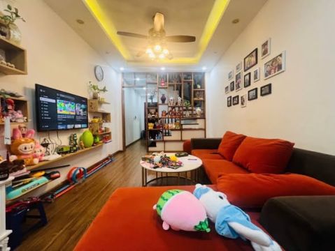11 TỶ – DT 50M² . PHỐ THANH NHÀN – Ô TÔ ĐỖ CỬA NGÕ THÔNG – SÂN CỔNG RIÊNG – VỪA Ở VỪA KINH DOANH