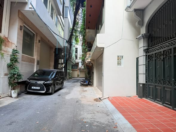 Ba Đình - Ô tô 7 chỗ đỗ cửa - Vừa ở vừa có cho thuê