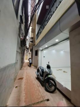 Siêu phẩm 6 tầng Đê La Thành - dt 31m2 - Giá 10.5 tỷ - 10m ra ô tô tránh