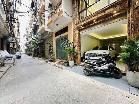 21 TỶ – NHÀ MỚI 7 TẦNG PHÂN LÔ CẦU GIẤY – GARA Ô TÔ – FULL NỘI THẤT – KINH DOANH – SẴN Ở