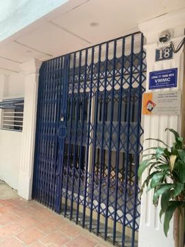 Nhà nguyên căn ngõ 75 Nguyễn Công Hoan gần Đài THVN , Tiểu học Ngọc Khánh, cấp 2 Phan Chu Trinh cũ.