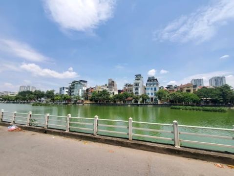 LÂM DU BỒ ĐỀ – VIEW HỒ ĐIỀU HÒA – NHÀ CHẮC CHẮN – CÓ THỂ CẢI TẠO THANG MÁY