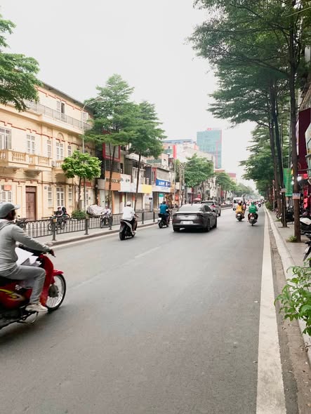 9.3TỶ - NHÀ TÂY SƠN - 30M2*6T - THANG MÁY - NHÀ ĐẸP Ở NGAY.