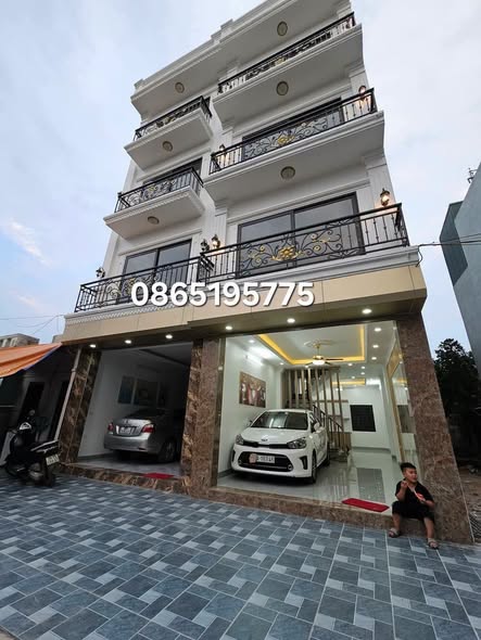 CHỈ CÒN HƠN 5 TỶ - CÓ NGAY NHÀ 45M2 XÂY 4 TẦNG - Ô TÔ VÀO NHÀ - TẠI THANH TRÌ
