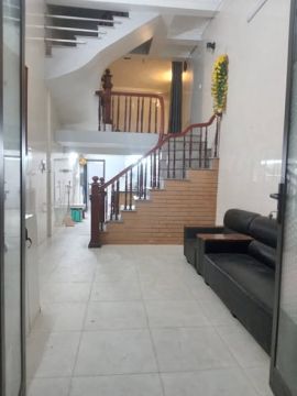 Cho thuê nhà ngõ 100 Nguyễn Xiển ô tô đỗ cách 10m