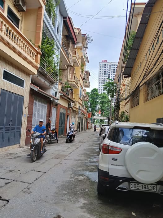 10 tỷ nhỉnh nhà Xuân Đỉnh, 60m2, Dân xây, 2 thoáng, oto đỗ cửa