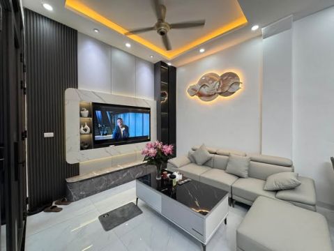 Bán nhà Kim Đồng - 40M 5 tầng 5 ngủ - Ngõ rộng 3 mét - Vài bước ra phố!