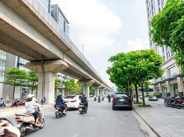 11.6 TỶ - BÁN NHÀ HÀO NAM - 36M2*6T - LÔ GÓC - THANG MÁY - 10M RA OTO - NHÀ ĐẸP Ở NGAY.