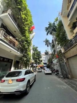 Nhà phố Nguyễn Khánh Toàn- Đào Tấn