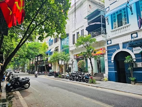 18,5 TỶ - HÀNG CHUỐI - 48M2* 4 TẦNG - LÔ GÓC 2 MẶT THOÁNG - 15M RA PHỐ, 5 PHÚT LÊN HỒ GƯƠM!