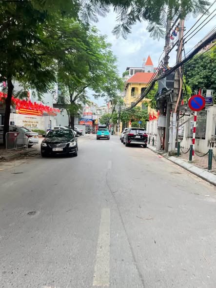 BÁN NHÀ VÕNG THỊ _ TÂY HỒ _ GẦN OTO _ GẦN HỒ
