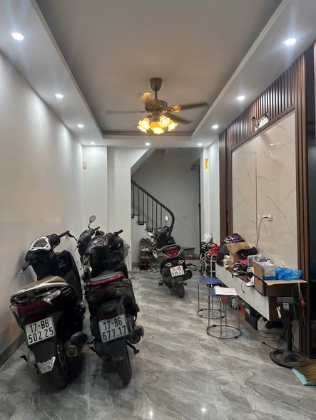 TRẦN HỮU TƯỚC - ĐỐNG ĐA - 38m - 4 TẦNG- 7.86 TỶ - NHÀ GẦN PHỐ- VÀI BƯỚC RA HỒ ĐẮC DI- Ở LUÔN