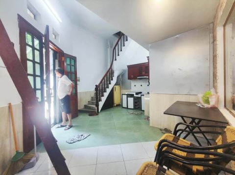 Cho thuê nhà nguyên căn ngõ Ngọc Khánh-ba đình -30m ô tô tránh
