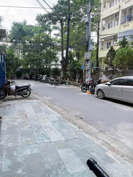 Cho thue sàn văn phòng tầng 2 tại khu phân lô ngõ 87 Nguyễn Phong Sắc 70m2, vỉa hè, khép kín, gia...