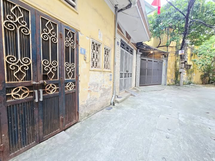 PHỐ TẠ QUANG BỬU _ TRUNG TÂM QUẬN HAI BÀ TRƯNG HN _ DT 63m x 2 Tầng. MT 4m. 13,8 tỷ