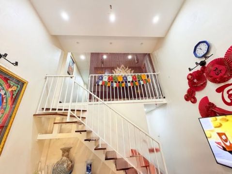 CHÍNH CHỦ NHỜ BÁN - NHÀ XUÂN ĐỈNH  – BÁN ĐẤT TẶNG NHÀ 2 TẦNG –NGÕ RỘNG 3M - CÁCH PHỐ 50M - GIÁ ĐẦ...