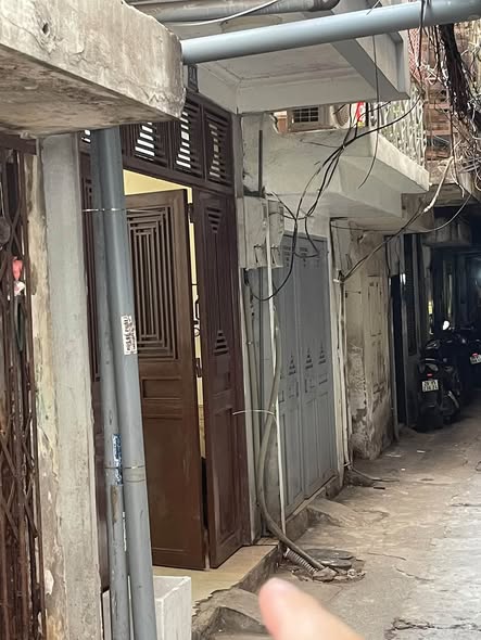 NHÀ SÁT PHỐ XUÂN THỦY – CẦU GIẤY | HƠN 2 TỶ