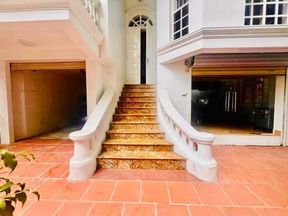 SIÊU PHẨM BIỆT THỰ ĐẶNG THAI MAI – VỊ TRÍ VÀNG TÂY HỒ!